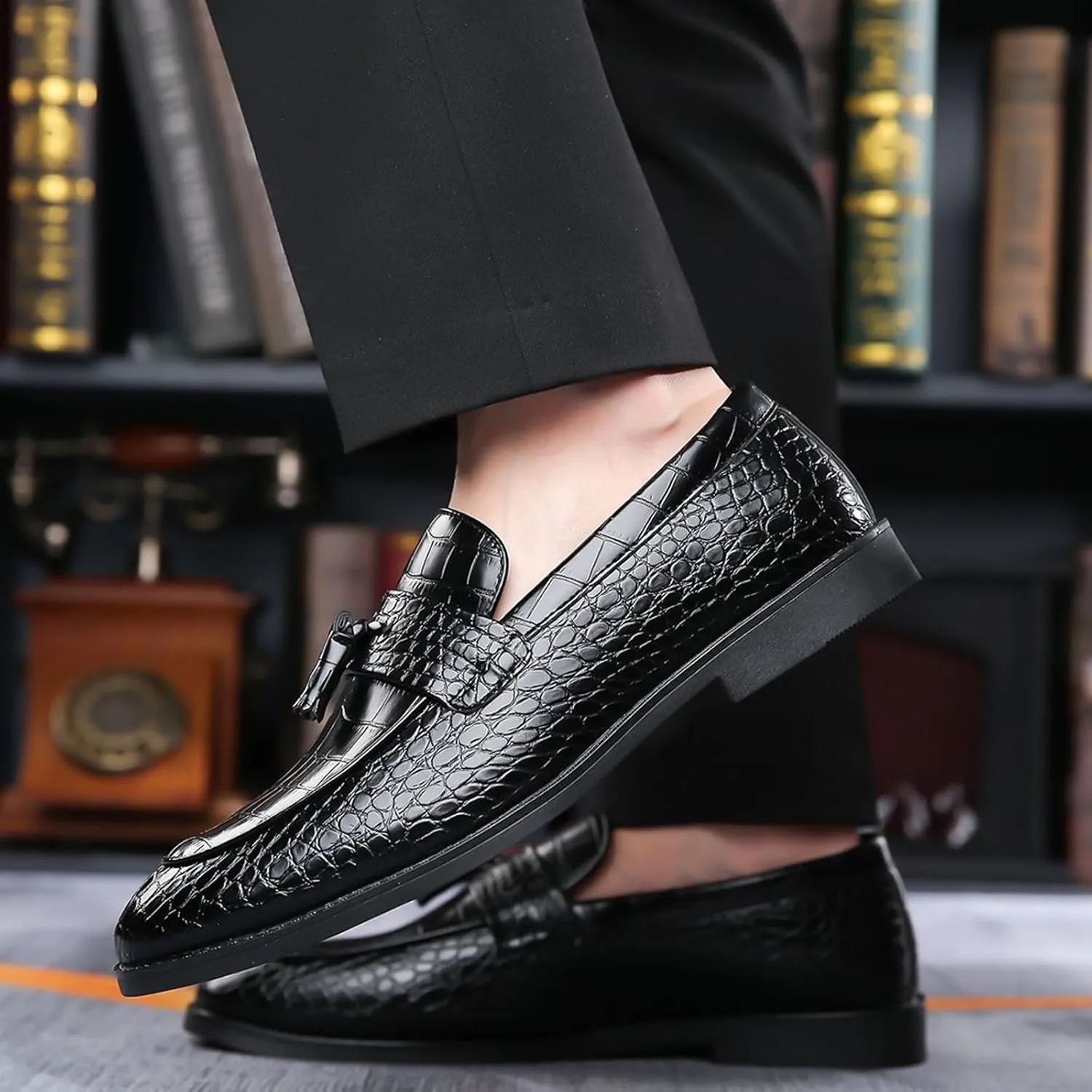 Men's Leather Textured Chunky Heel Loafers Retro Pointed Tassels Non-Slip Slip-On Business Work Wedding Formal Shoes