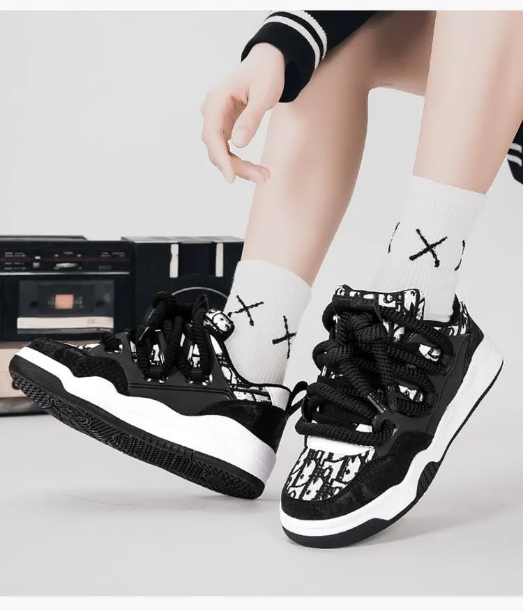 Men's Stylish Skate Shoes with Good Grip and Breathable Lace-up Sneakers