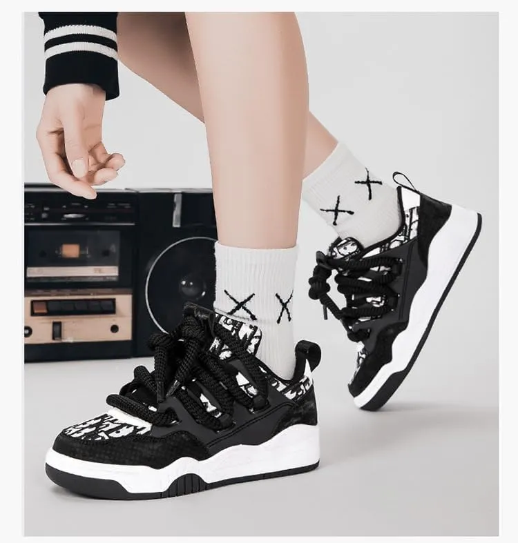 Men's Stylish Skate Shoes with Good Grip and Breathable Lace-up Sneakers