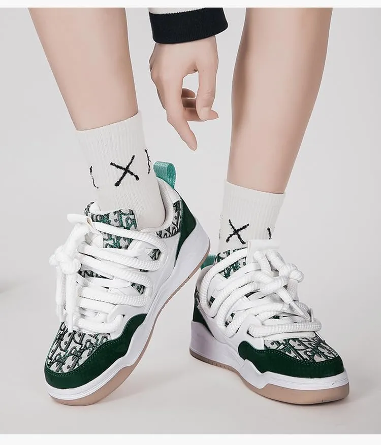 Men's Stylish Skate Shoes with Good Grip and Breathable Lace-up Sneakers
