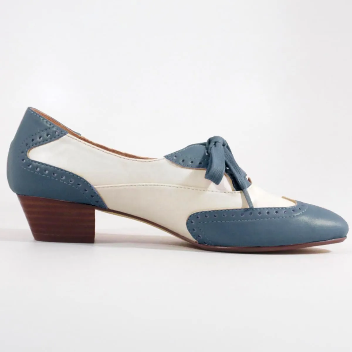 SHODENSE Women Chunky Heel Oxford Loafers Round Toe Lace Up Oxford Pumps Wingtips 2 inch Stacked Block Heel Dress Oxford Shoes Two Tone Retro British Oxford Heels Matte Office Casual 4-11 M US