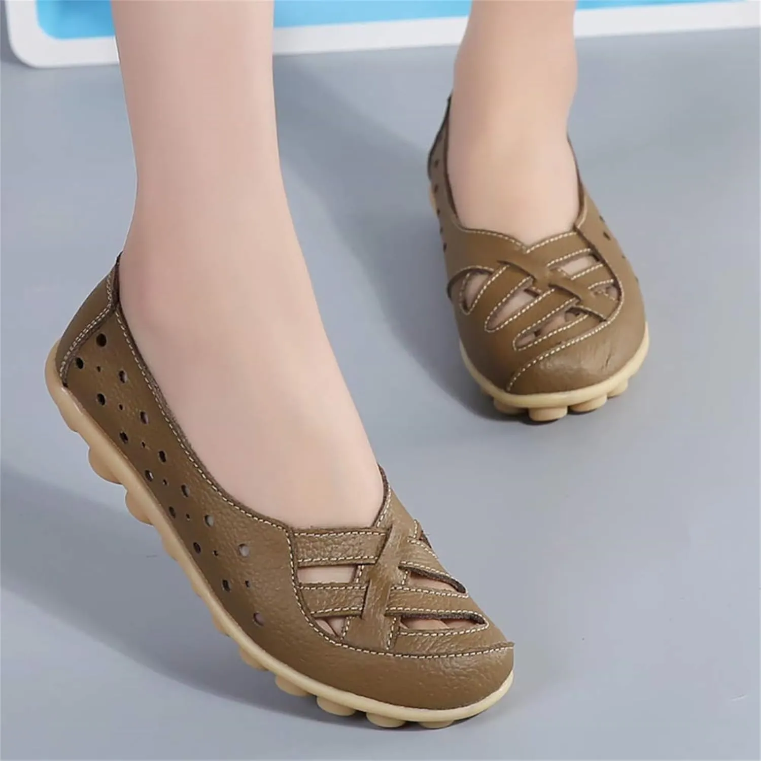 Womens Cowhide Leather Slip On Moccasins Shoes Flat Slipper Comfortable Leather Loafers Breathable Lightweight Round Toe Nurse Loafer Driving Walking Flat Work Shoes