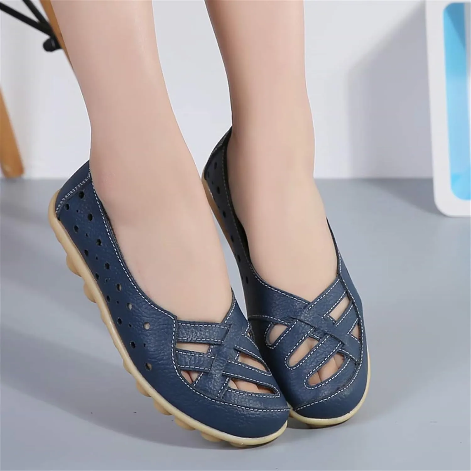 Womens Cowhide Leather Slip On Moccasins Shoes Flat Slipper Comfortable Leather Loafers Breathable Lightweight Round Toe Nurse Loafer Driving Walking Flat Work Shoes