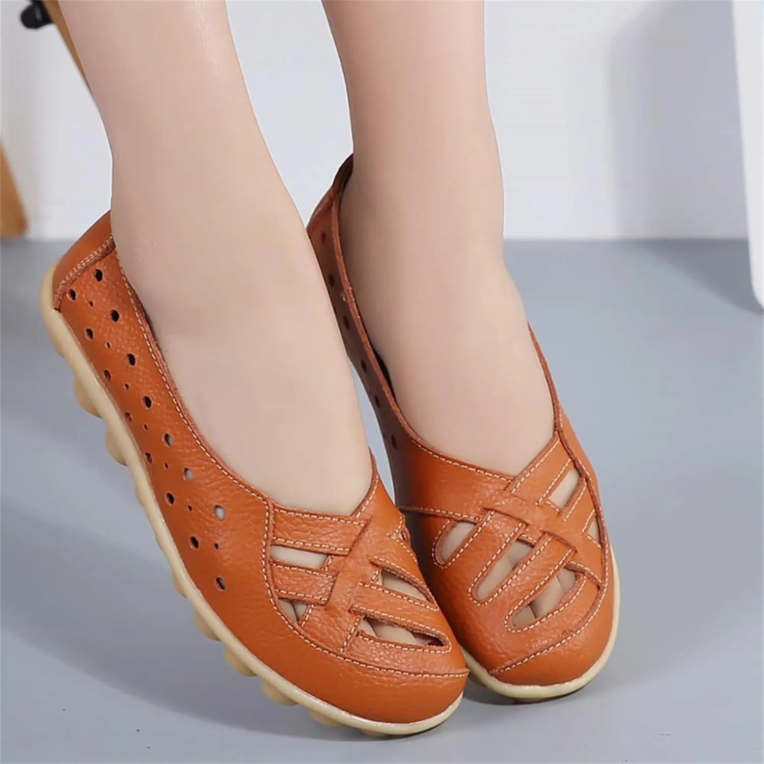 Womens Cowhide Leather Slip On Moccasins Shoes Flat Slipper Comfortable Leather Loafers Breathable Lightweight Round Toe Nurse Loafer Driving Walking Flat Work Shoes