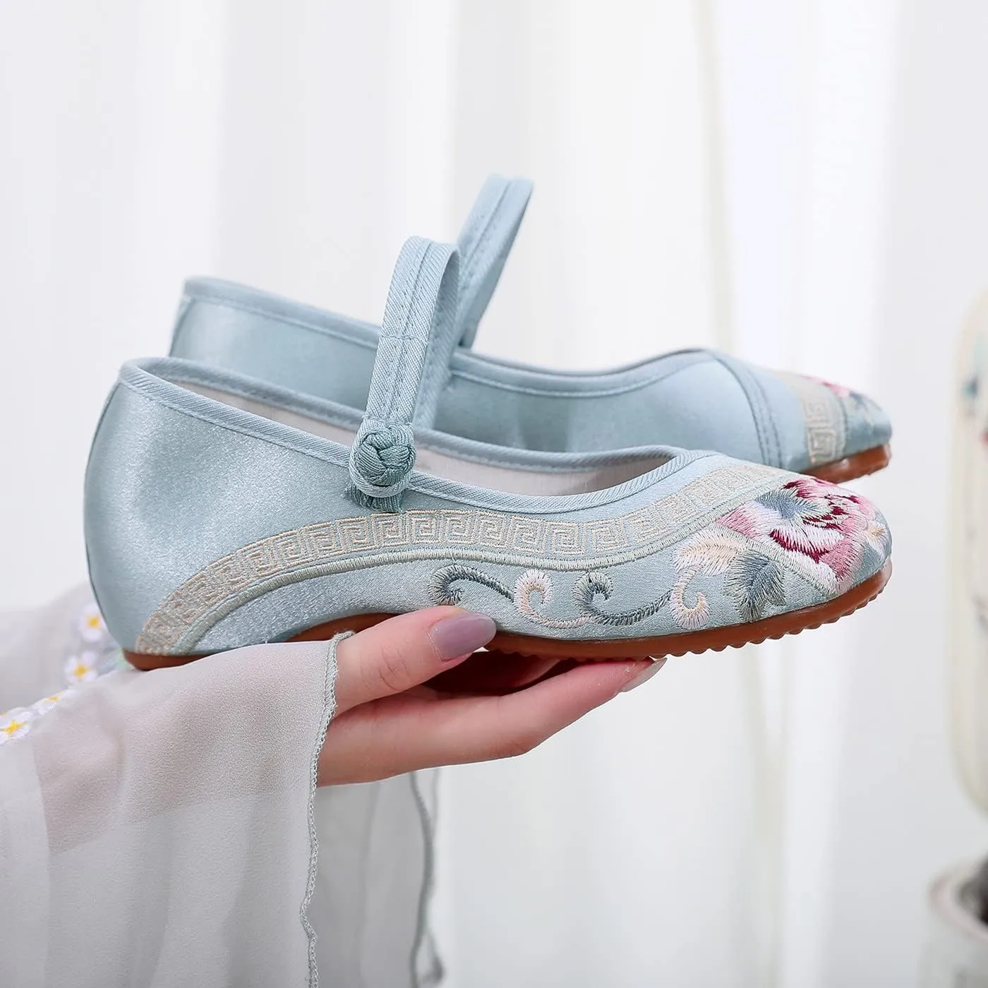 Womens Handmade Floral Embroidered Canvas Shoes - Casual Round Toe Mary Jane Ballet Yoga Flats Slip On Shoes