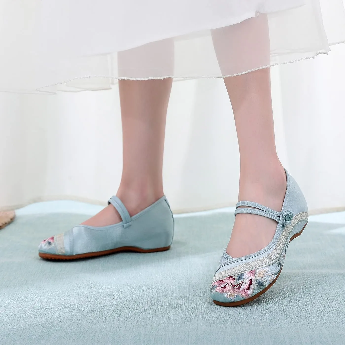 Womens Handmade Floral Embroidered Canvas Shoes - Casual Round Toe Mary Jane Ballet Yoga Flats Slip On Shoes