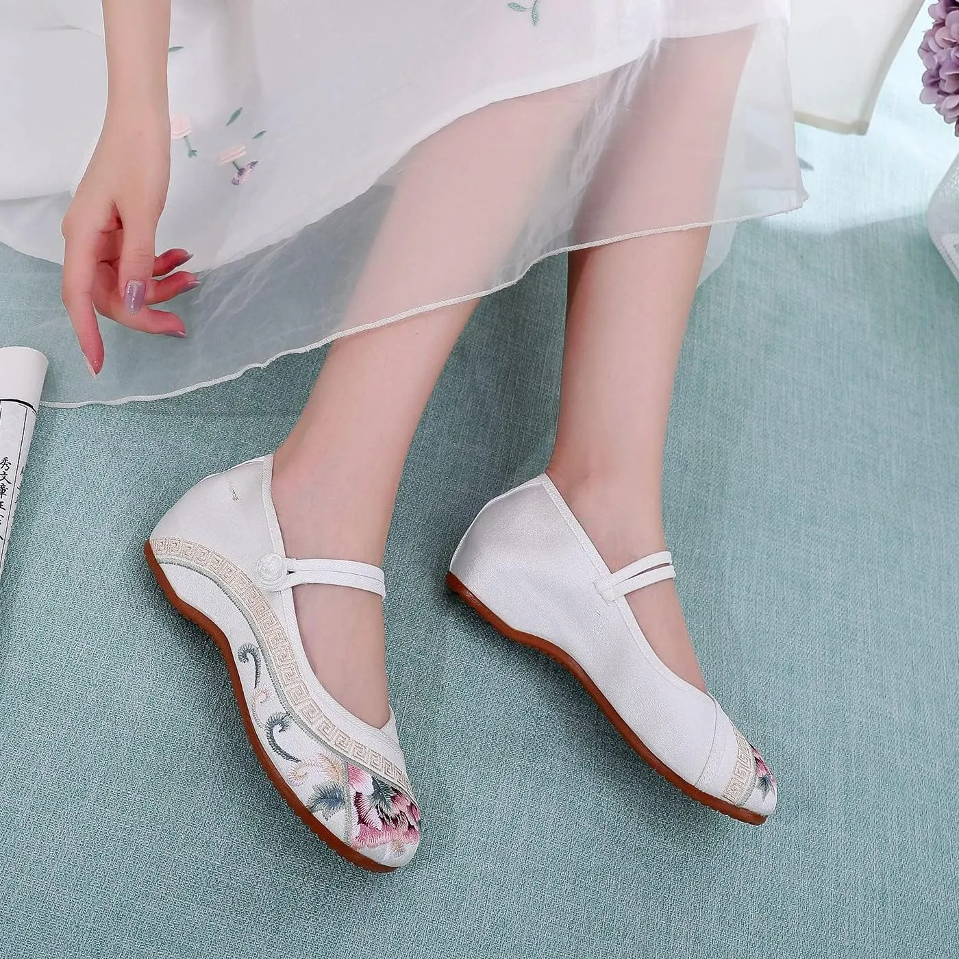 Womens Handmade Floral Embroidered Canvas Shoes - Casual Round Toe Mary Jane Ballet Yoga Flats Slip On Shoes