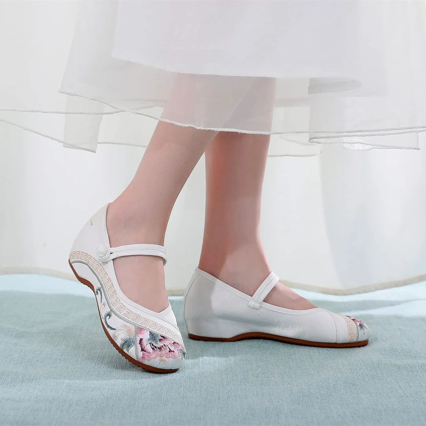 Womens Handmade Floral Embroidered Canvas Shoes - Casual Round Toe Mary Jane Ballet Yoga Flats Slip On Shoes